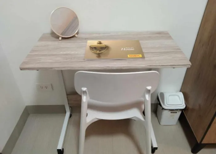 Apartment 1 Br- With Balcony -shore 2 Tw2 - Pasay Moa *