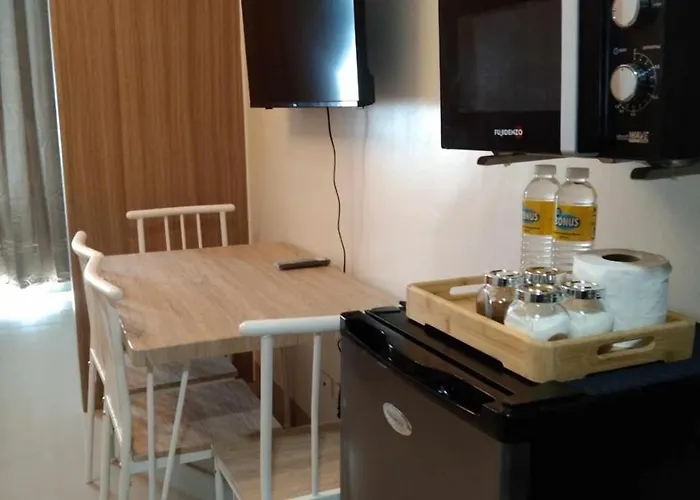 1 Br- With Balcony -shore 2 Tw2 - Pasay Moa Apartment Manila