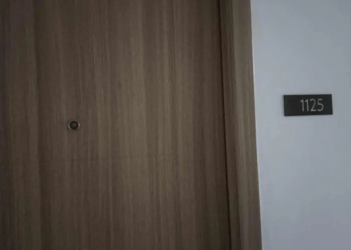 Apartment 1 Br- With Balcony -shore 2 Tw2 - Pasay Moa